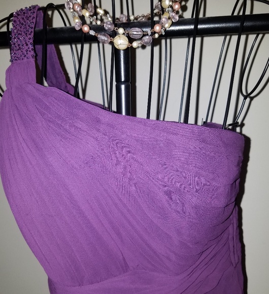 Evening dress - Picture 1 of 6